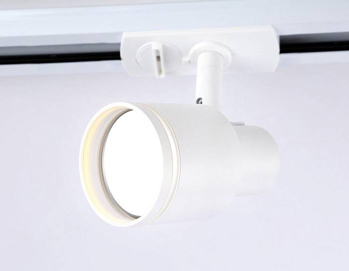 Трековый светильник Ambrella light Track System GL5205 Трековый светильник Ambrella light Track System GL5205 за 540 ₽ в наличии с доставкой по России. Трековые светильники. Интернет-магазин каталог товаров актуальные цены и остатки