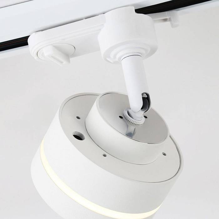 Трековый светильник Ambrella light GL5384 Трековый светильник Ambrella light GL5384 за 1 970 ₽ в наличии с доставкой по России. Трековые светильники. Интернет-магазин каталог товаров актуальные цены и остатки
