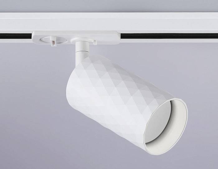 Трековый светильник Ambrella light Track System GL5131 Трековый светильник Ambrella light Track System GL5131 за 1 310 ₽ в наличии с доставкой по России. Трековые светильники. Интернет-магазин каталог товаров актуальные цены и остатки